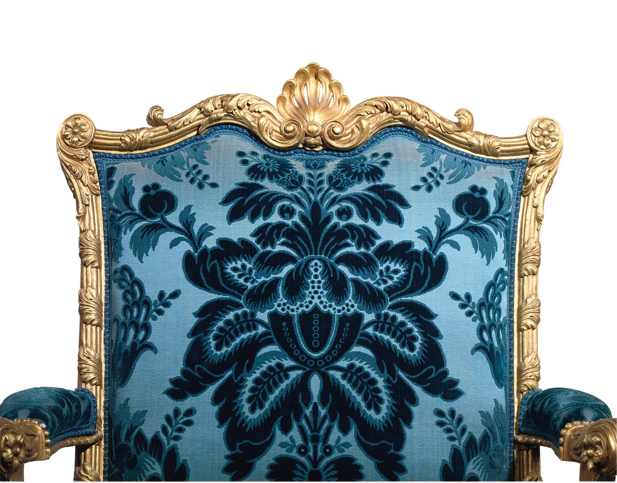 En av ett par George III fåtöljer i förgyllt trä av Robert Adam