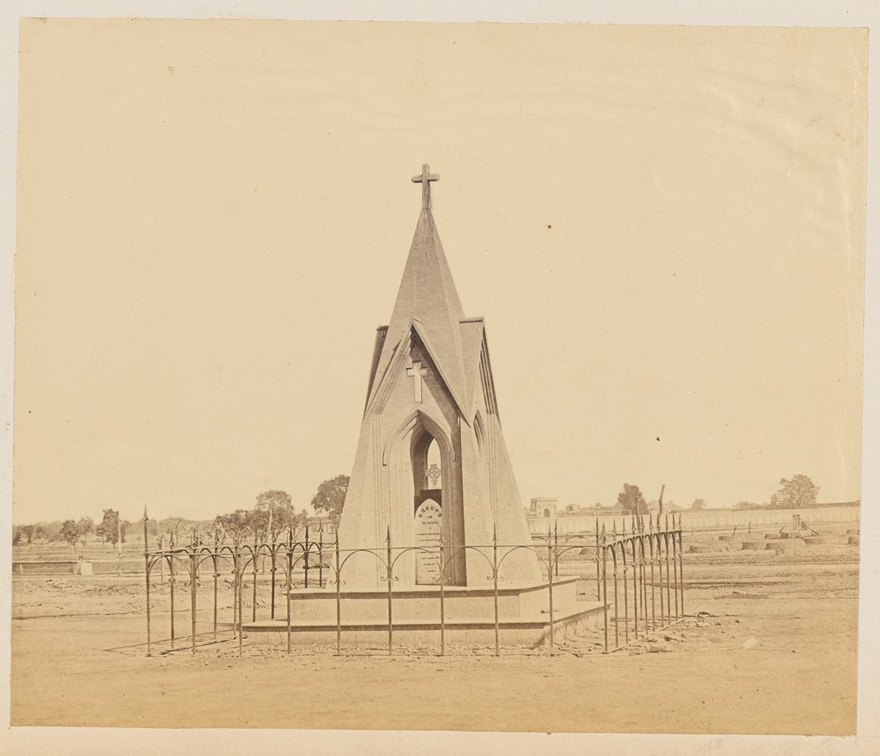 [Kristet monument] av Robert C. Tytler