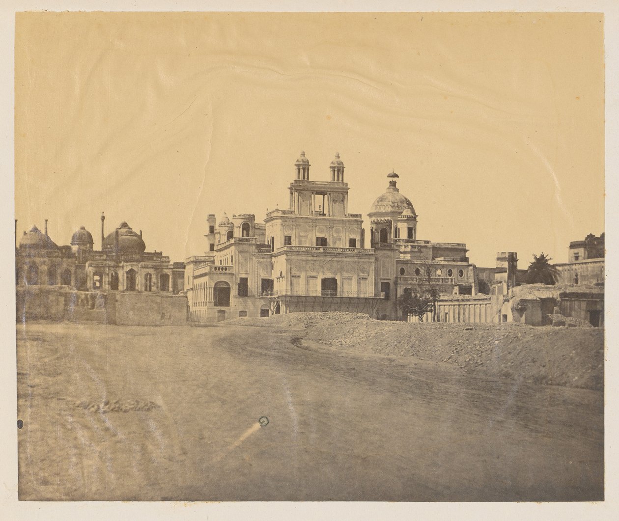 [Slottet efter upproret 1857] av Robert C. Tytler
