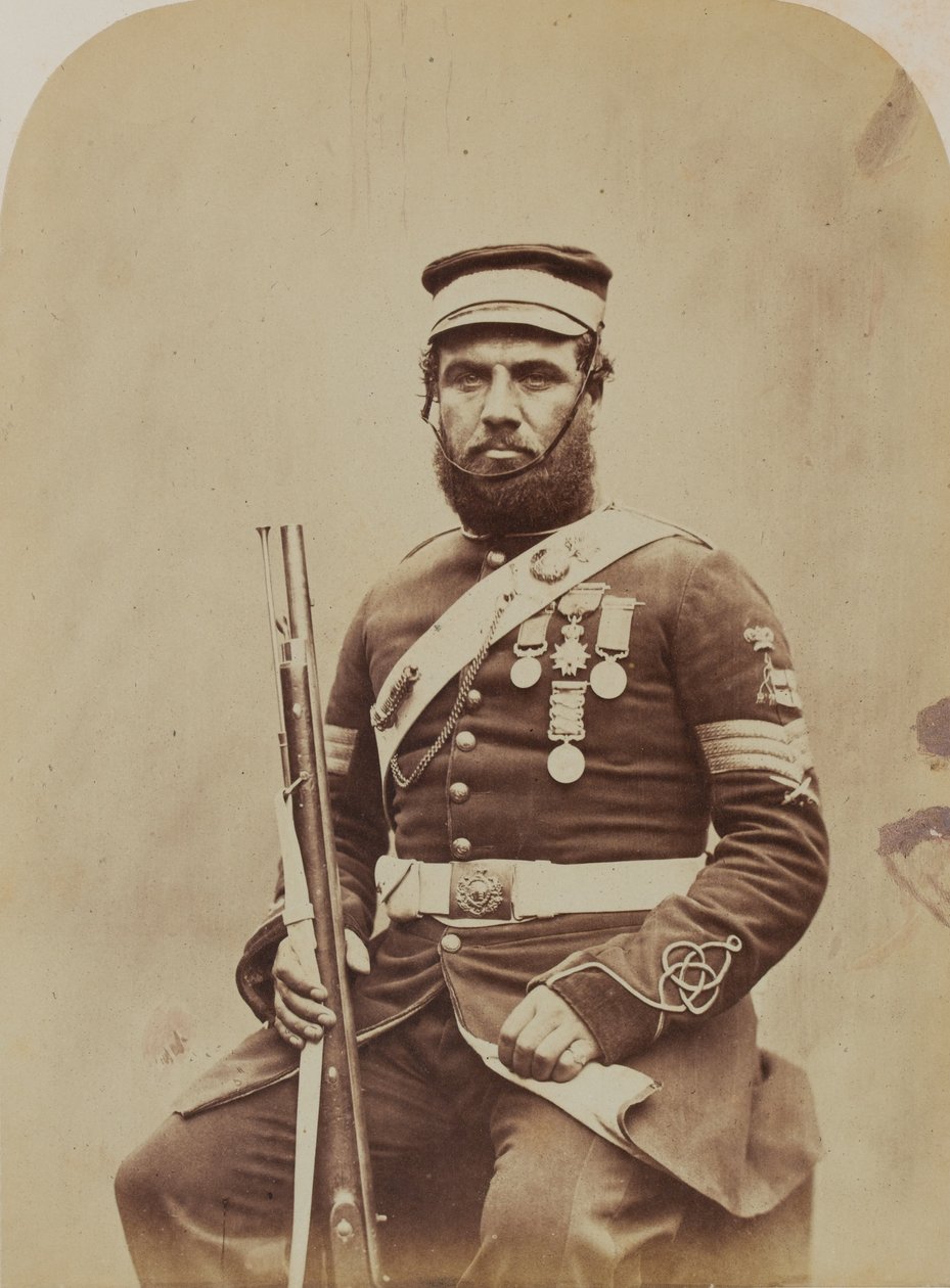 Färgsergeant J. Stanton, Royal Sappers and Miners, 1856 (sepiafoto) av Robert Howlett