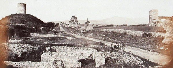 Utsikt över Via Appia Antica (s/v foto) av Robert MacPherson