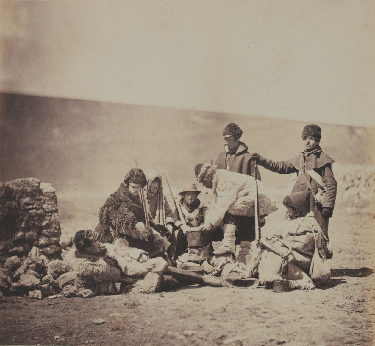 Grupp av 47th (Lancashire) Regiment of Foot, från ett album med 52 fotografier associerade med Krimkriget, 1855 av Roger Fenton