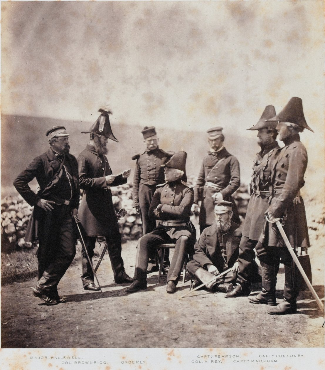 Generallöjtnant Sir George Brown och Staff, från ett album med 52 fotografier associerade med Krimkriget, 1855 av Roger Fenton