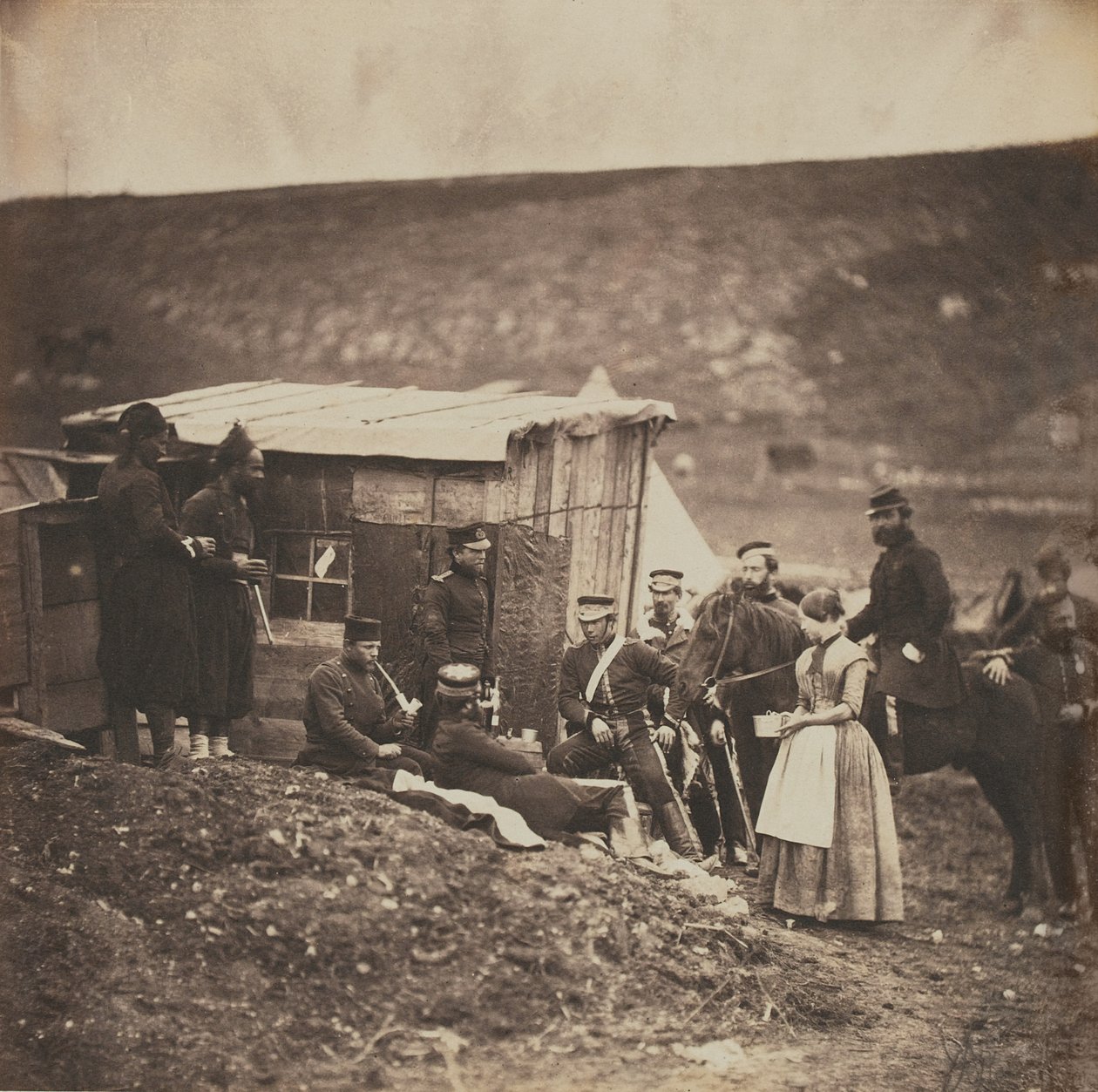 Parti av franska och engelska trupper i lägret för 4:e dragongardet, från ett album med 52 fotografier associerade med Krimkriget, 1855 av Roger Fenton