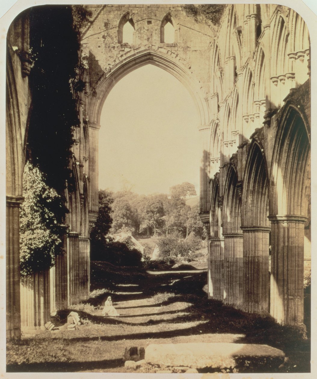 Rievaulx Abbey, North Yorkshire, 1854 (sepiafoto) av Roger Fenton