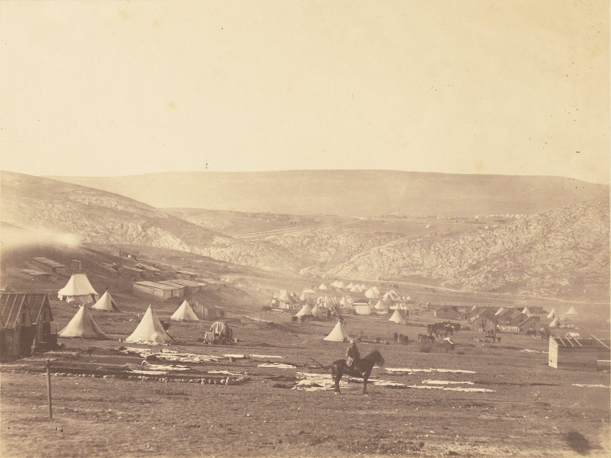 Kavalleriläger, Balaklava, med utsikt mot Sebastopolplatån. av Roger Fenton