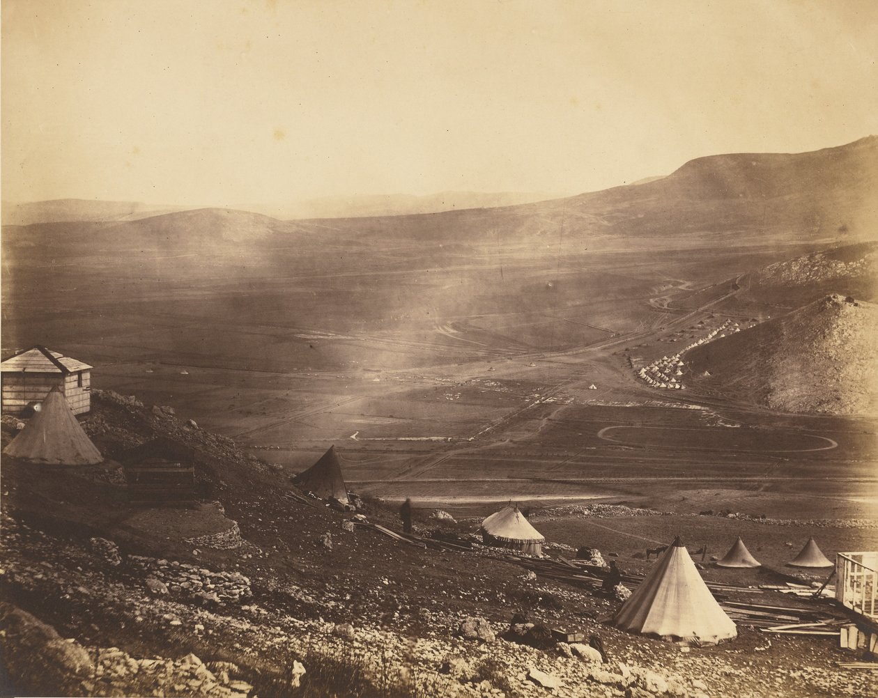 Kavallerilägret, med utsikt mot Kadikoi. av Roger Fenton