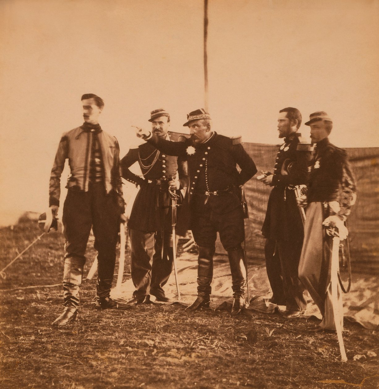 Franske generalen Pierre Bosquet ger order till sin stab, Krimkriget, Krim, Ukraina av Roger Fenton
