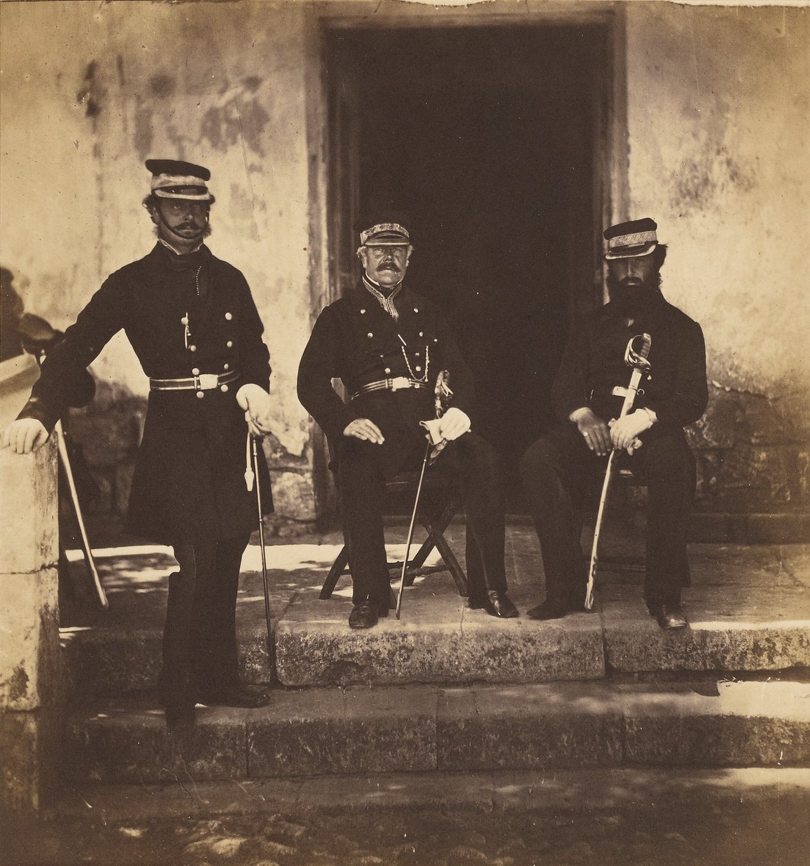 Generalmajor Lockyer och två av hans stabsofficerare av Roger Fenton