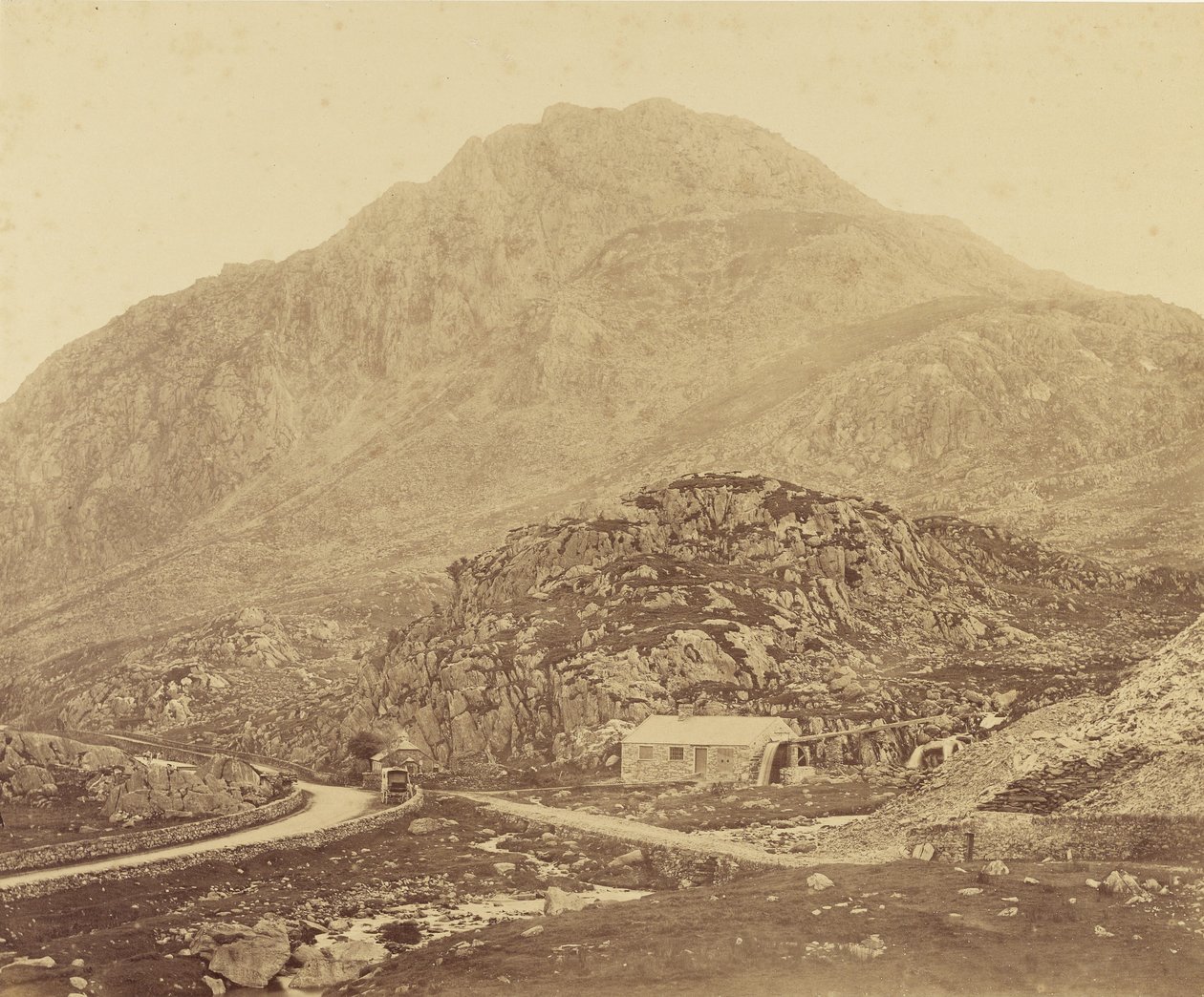 Mount Tryfan, från Llyn Ogwen av Roger Fenton