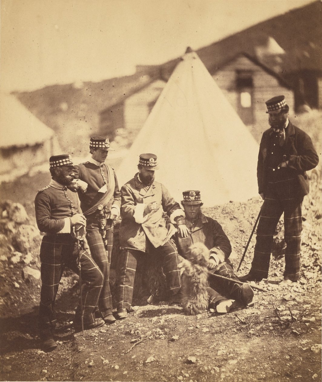 Officerare ur 71st Highlanders av Roger Fenton