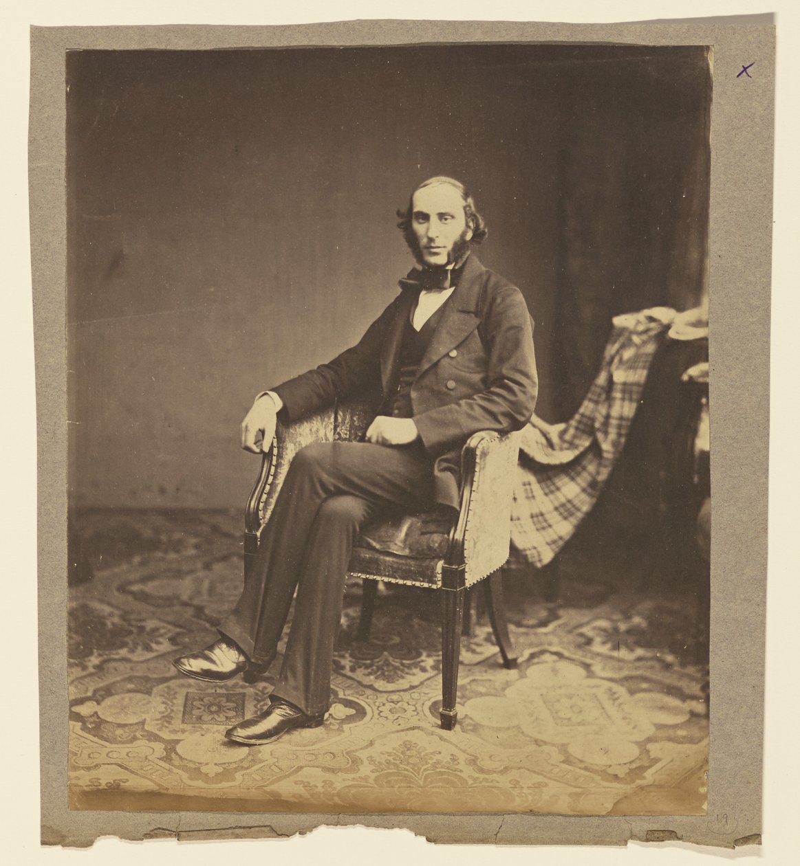 [Porträtt av en sittande man] av Roger Fenton