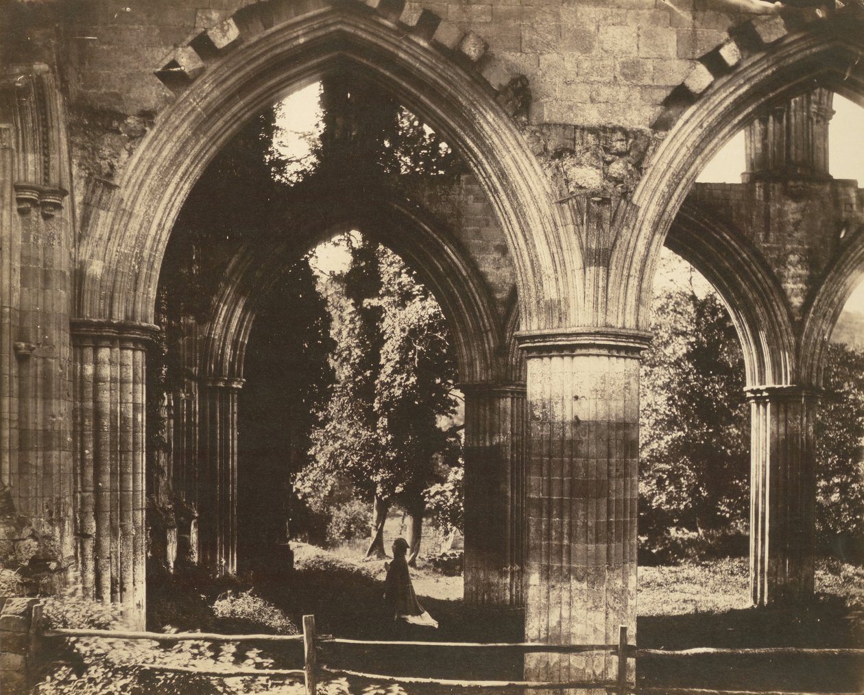 Rievaulx Abbey, Högaltaret, 1854. av Roger Fenton