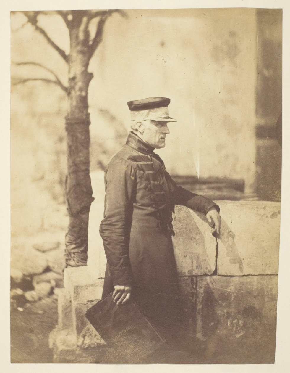 Sir Harry Jones (1791-1866), general; chefsingenjör i Sevastopol, fotograferad på plats, Krim av Roger Fenton