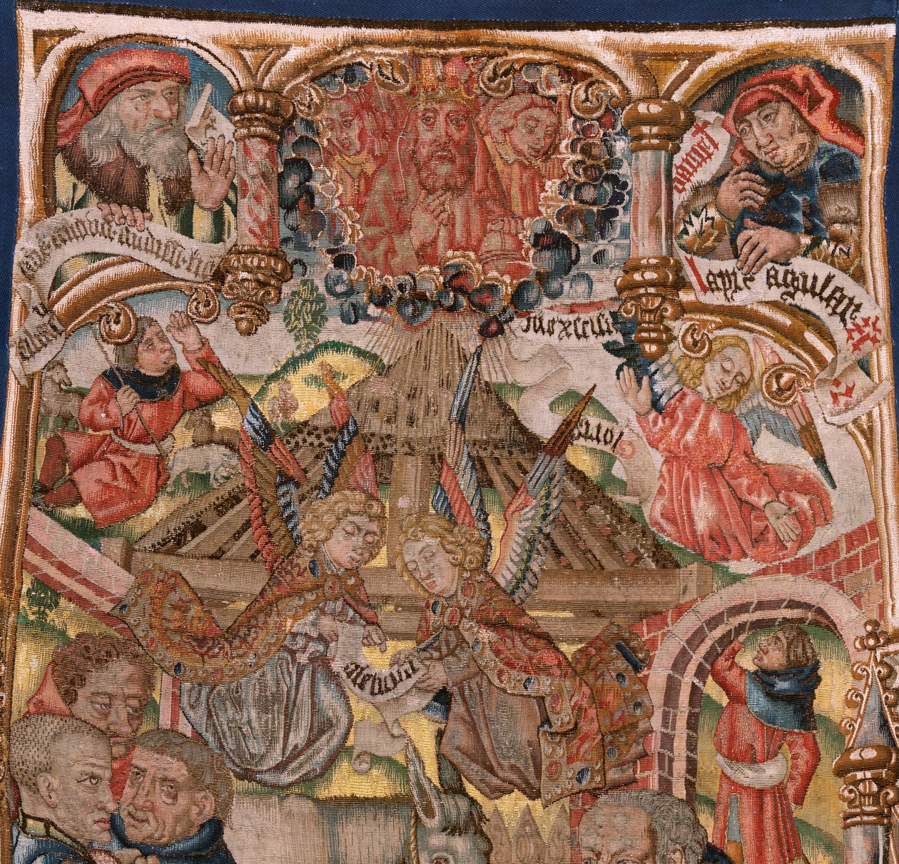 flamländsk gobeläng. Triptyk över Kristi födelse (Tríptico del Nacimiento de Jesús). Modeller från Cartoonist of the Circle of Rogier van der Weyden. Tillverkning södra Nederländerna. Ca 1492. Tyg Guld, silver, siden och ull. av Rogier van der (circle of) Weyden