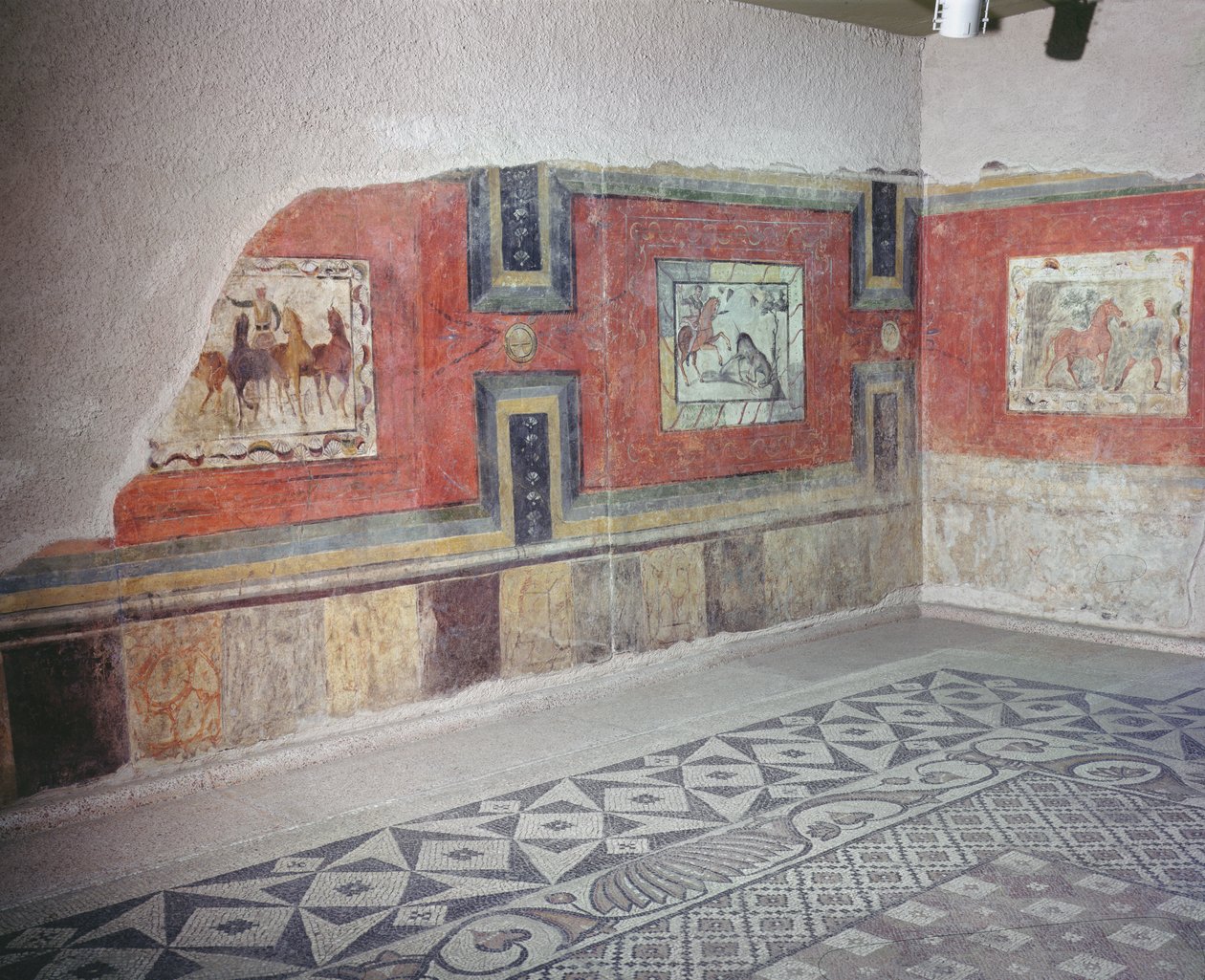 En rekreation av interiören av ett romerskt hus, med mosaikgolv och väggmålningar som visar cirkus- och jaktscener (fresk och mosaik) av Roman