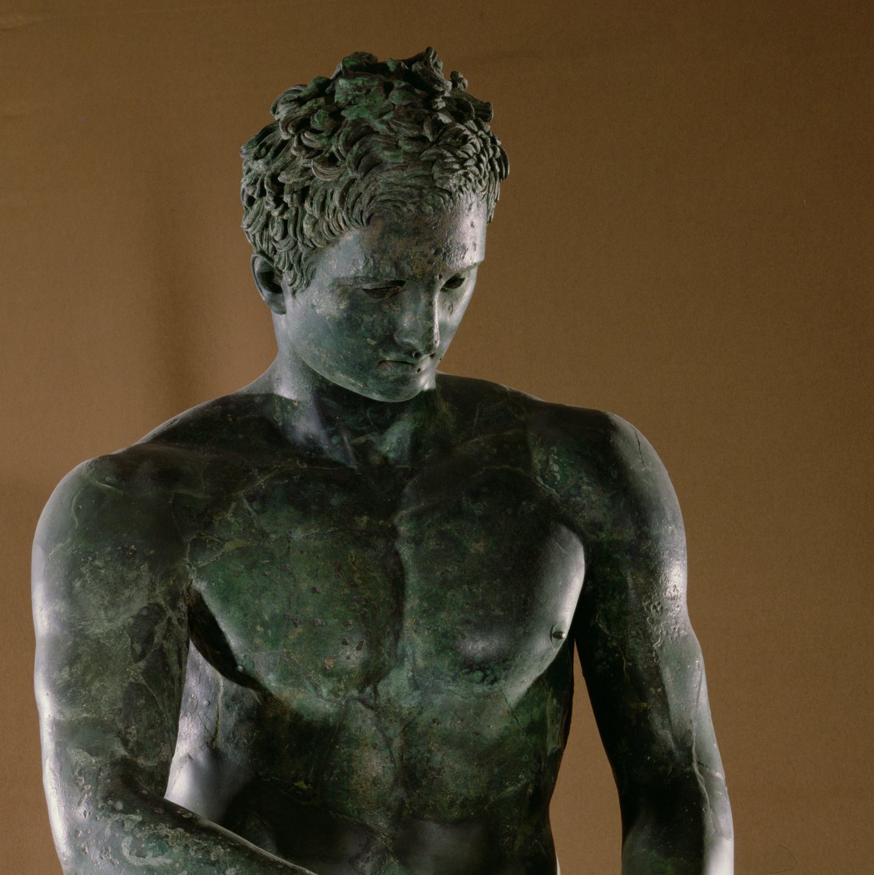 Atlet (kopia av ett grekiskt original från c04:e f.Kr.) (brons) (detalj) av Roman