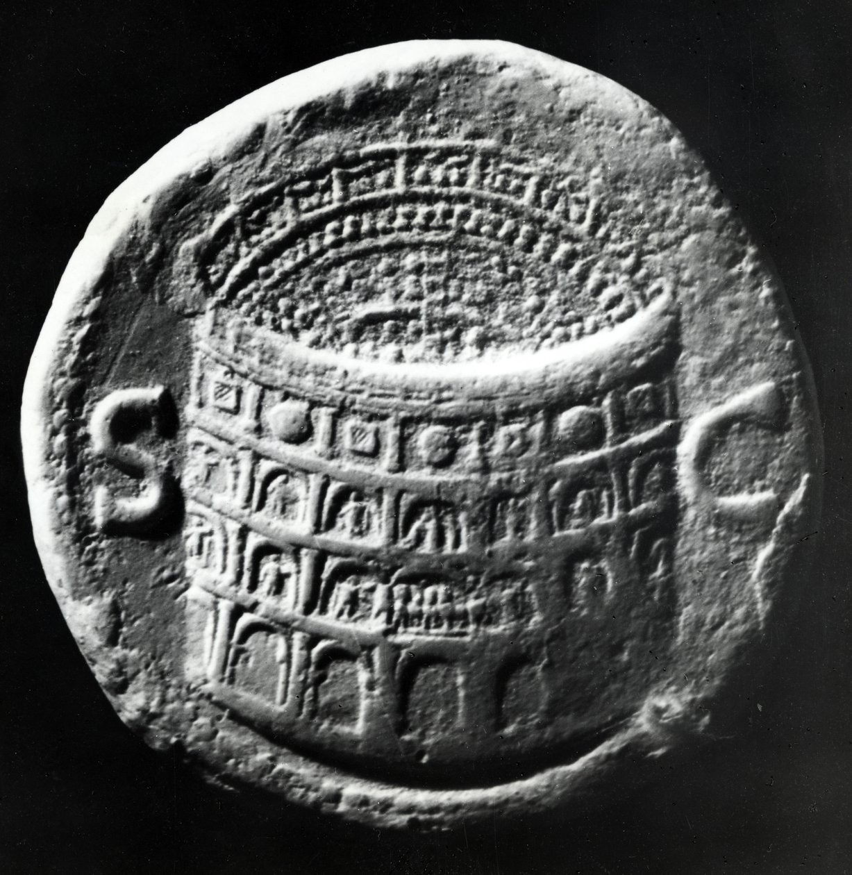 Sestertius i mässing med en flygbild av Colosseum, ca 80-81 e.Kr. (mässing) av Roman