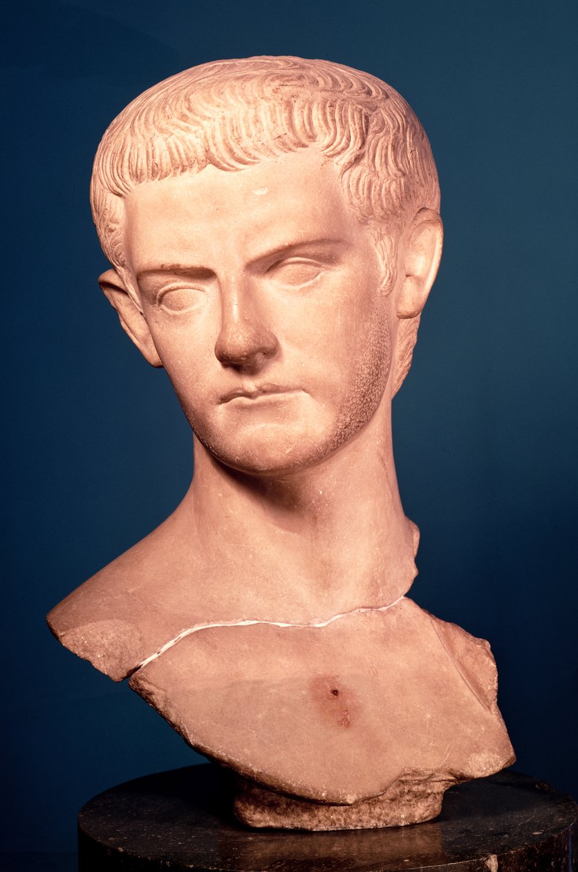 Byst av kejsar Caligula (c.12-41 AD) från Thrakien, ca.39-40 AD (marmor) av Roman