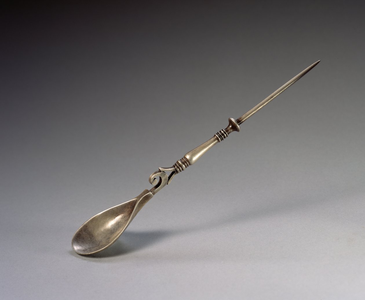 Cochleare (silver) av Roman