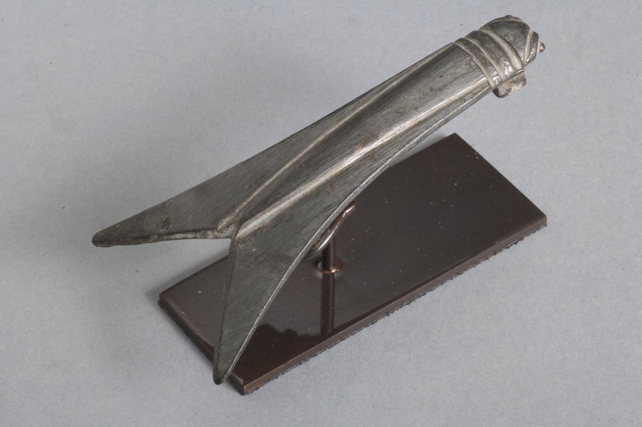 Fibula av en cikada (förtent brons) (se även 325662) av Roman