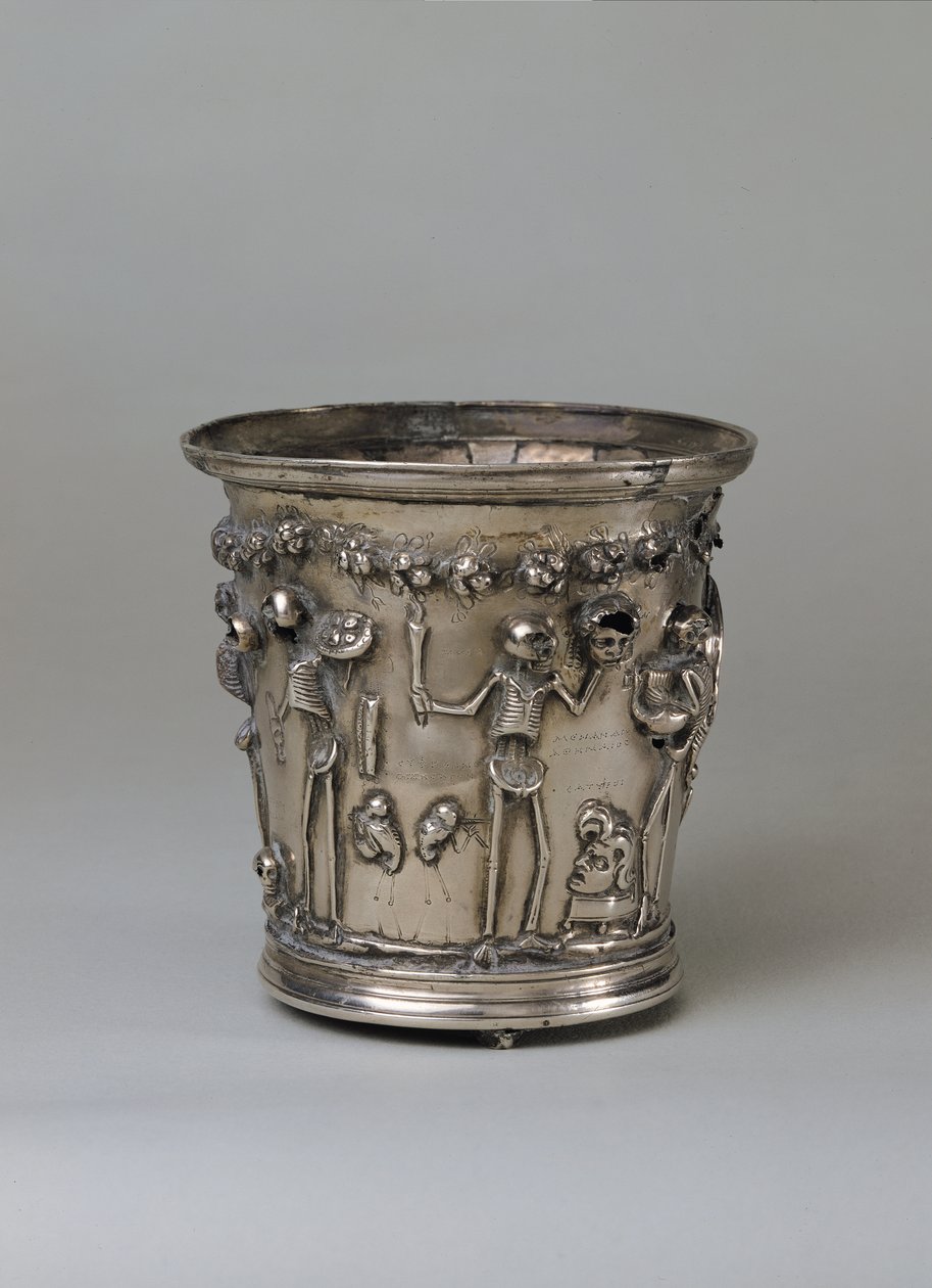 Bägare präglad med skelett som håller masker, från Boscoreale Treasure (silver) av Roman