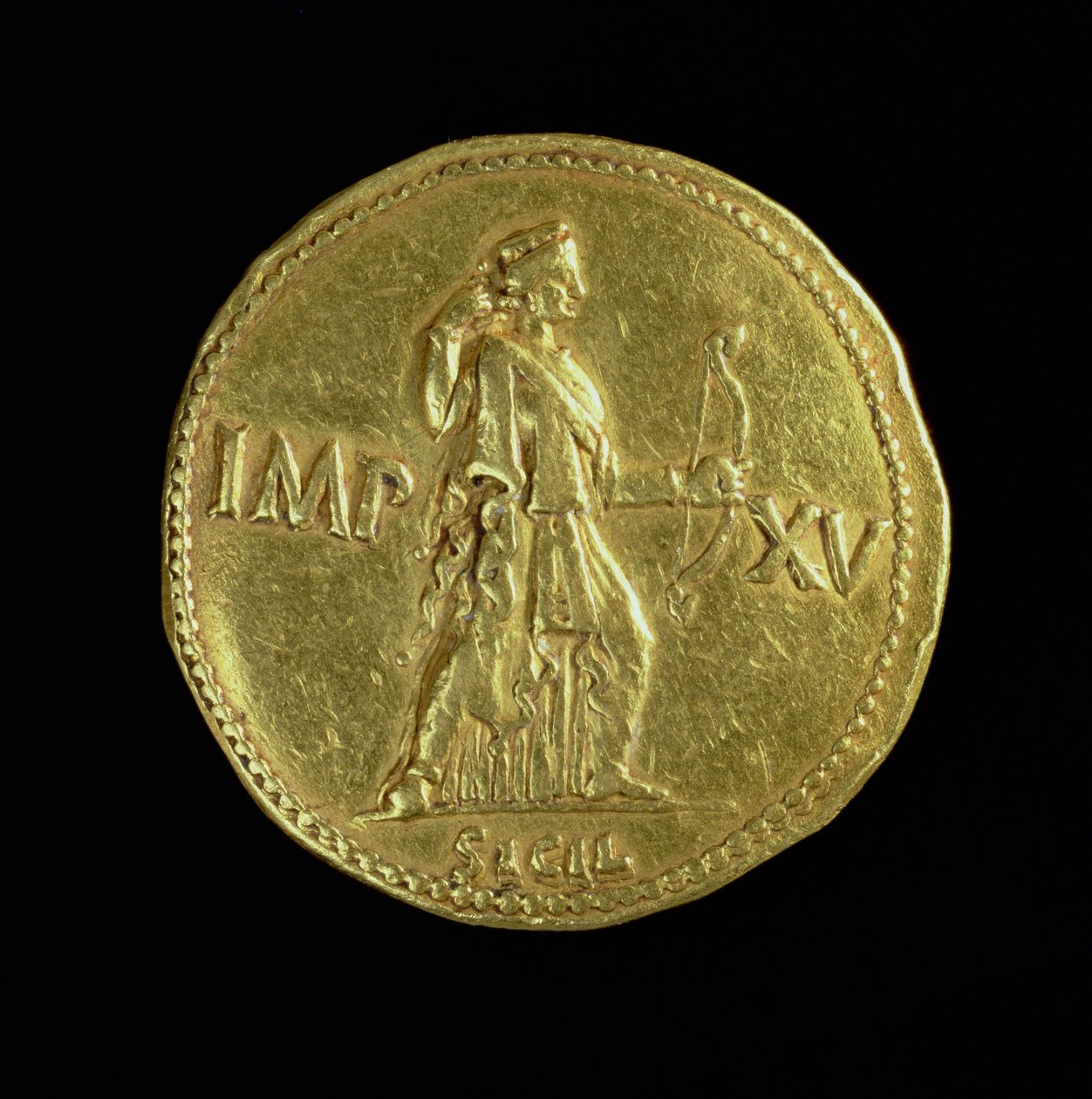 Guldmultipel (baksida) av kejsar Augustus (31 f.Kr. - 14 e.Kr.) föreställande gudinnan Diana. Inskription: IMP XV till vänster och höger om Diana, nedanför SICIL (för framsidan se 85232). av Roman