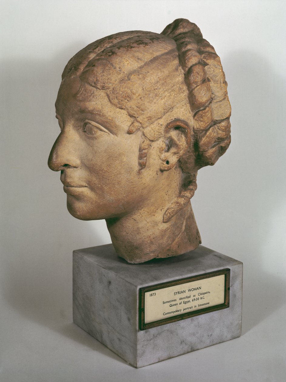 Kalkstenshuvud av en kvinna, som liknar Cleopatra VII, c.50-30 f.Kr. (kalksten) av Roman