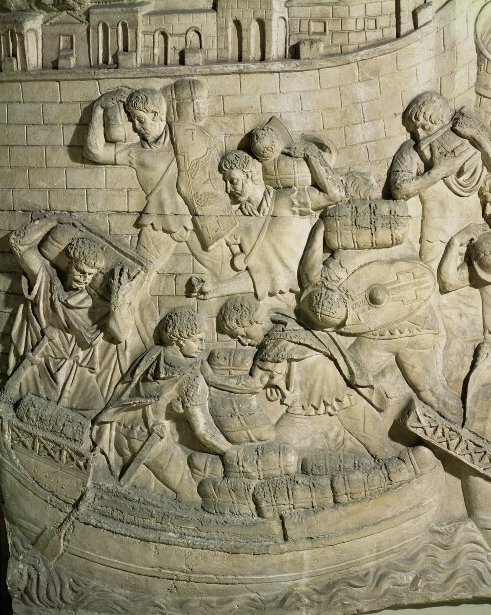 Lastar ett skepp, detalj från en avgjutning av Trajanus kolumn (gips) av Roman