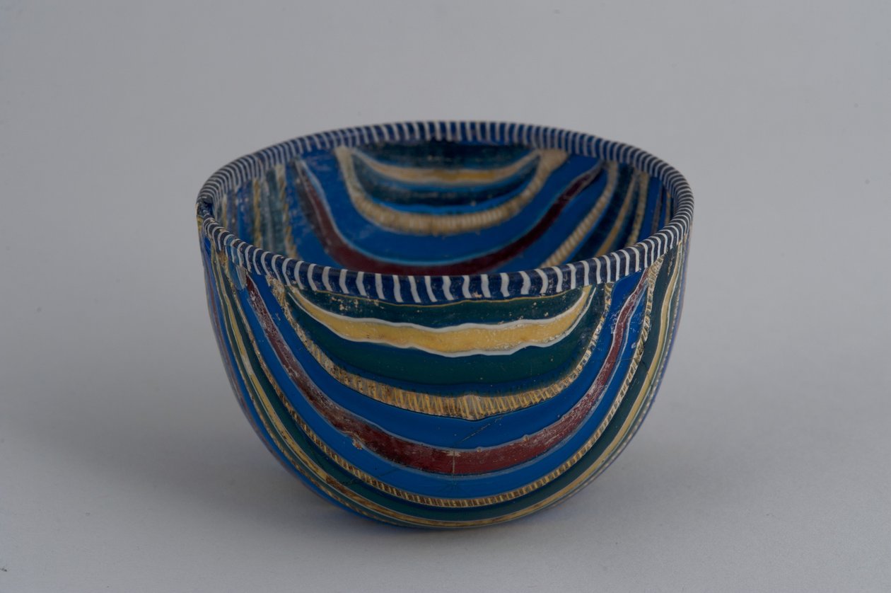 Millefiori kopp (glas) av Roman