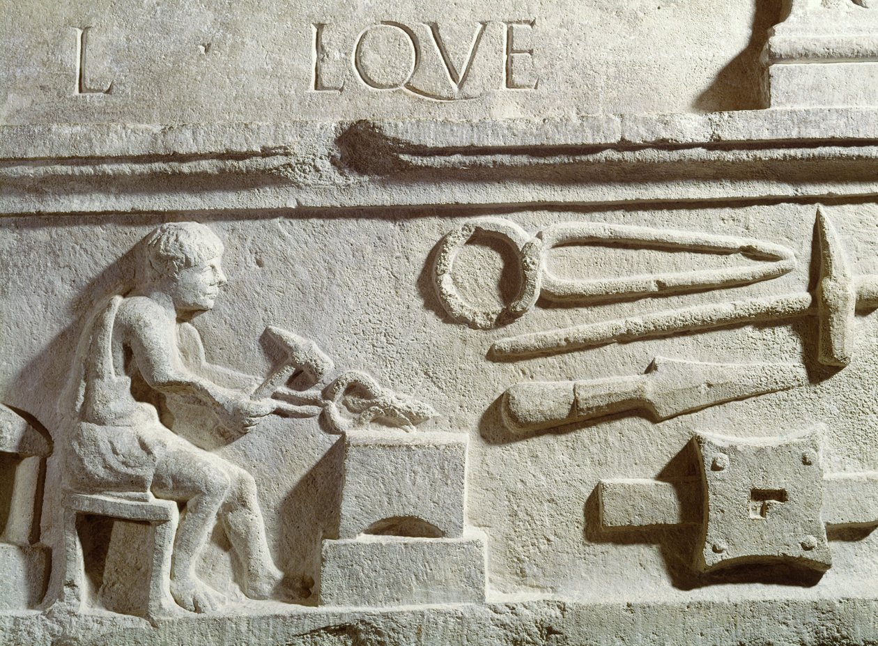 Relief föreställande en smedja med verktyg av Roman