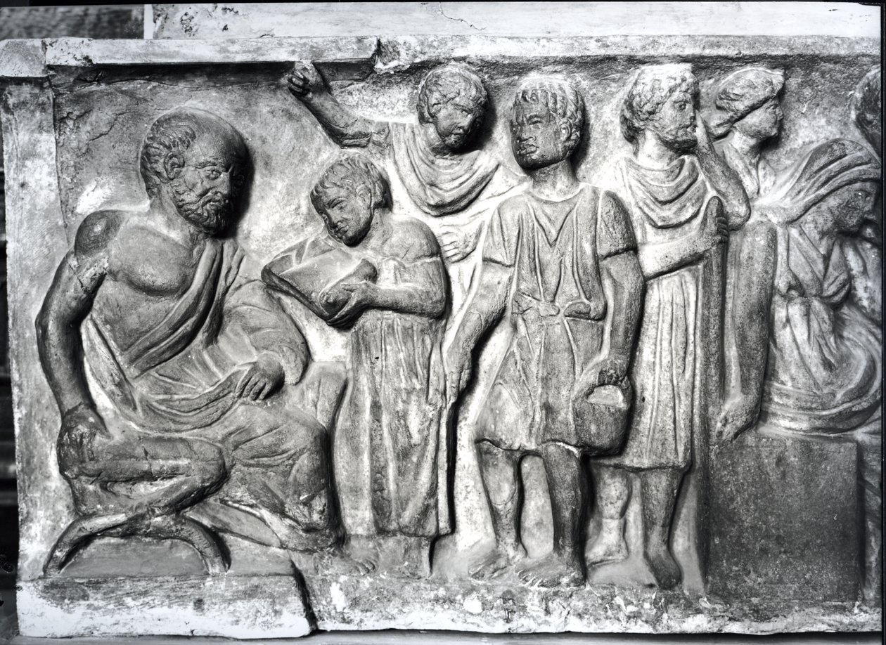 Relief föreställande en pojke som läser för sin lärare, detalj från konklamationens sarkofag av Roman