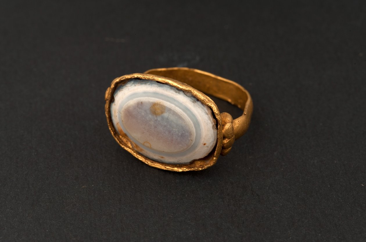 Ring (guld) av Roman
