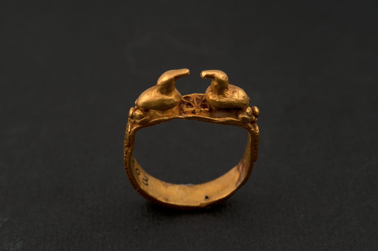 Ring med två ankor (guld) av Roman