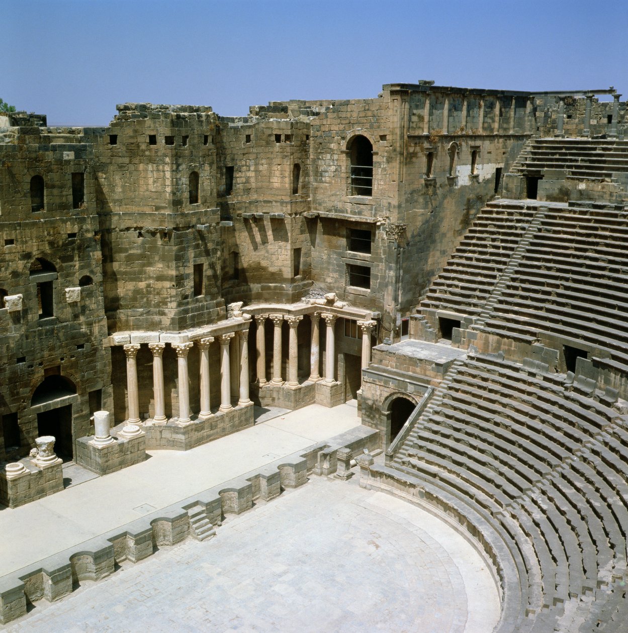 Romersk teater i Bosra (Busra), Syrien, antik huvudstad i provinsen Arabien, ca 500-talet av Roman