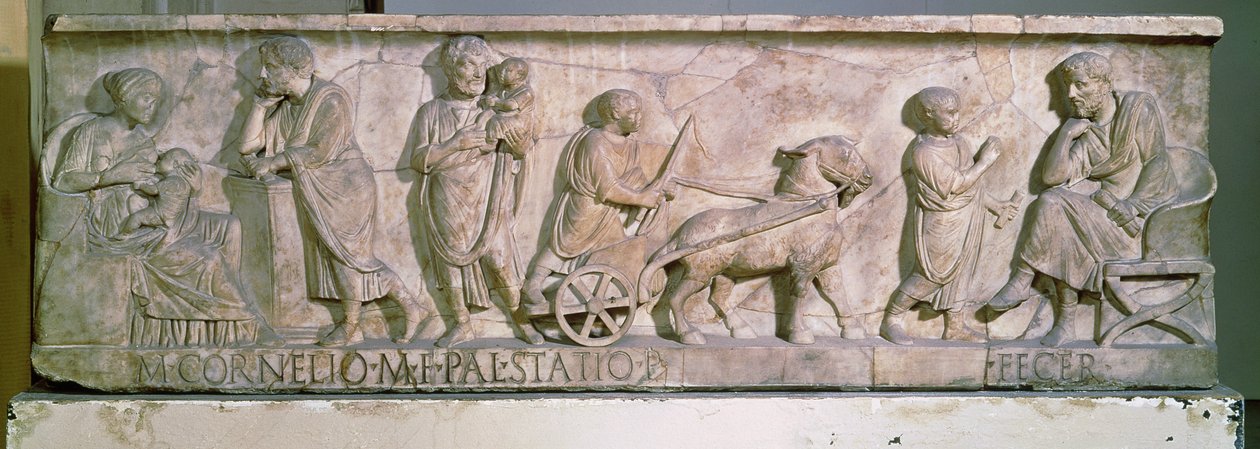 Sarkofag av Cornelius Statius som skildrar scener från ett barns liv (marmor) av Roman