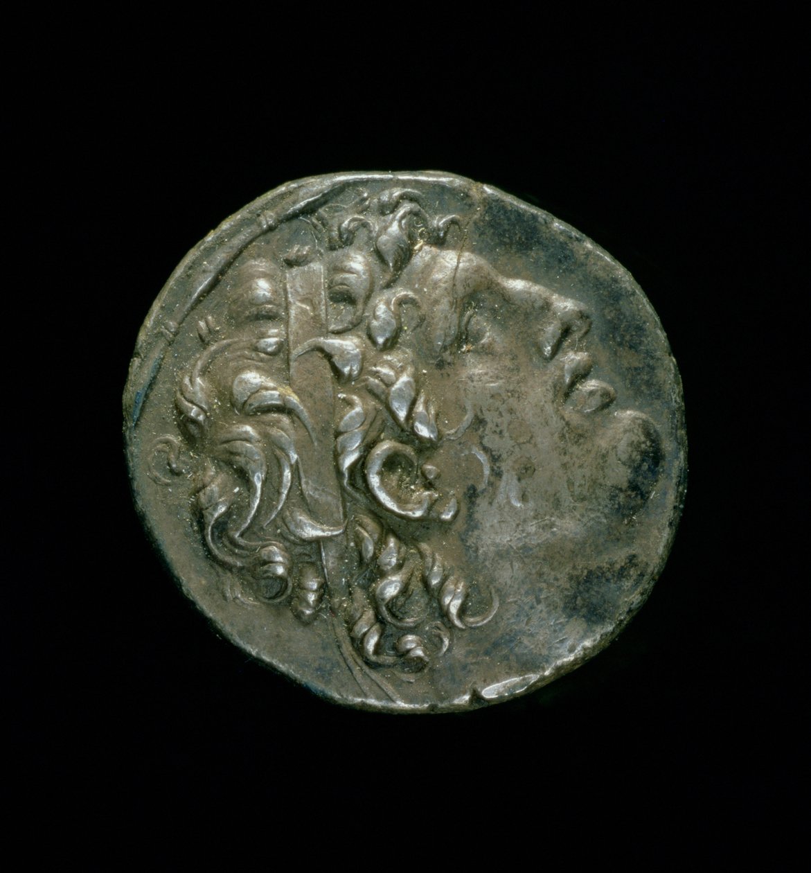 Silvertetradrakma (framsidan) av seleukidisk linjal av Roman