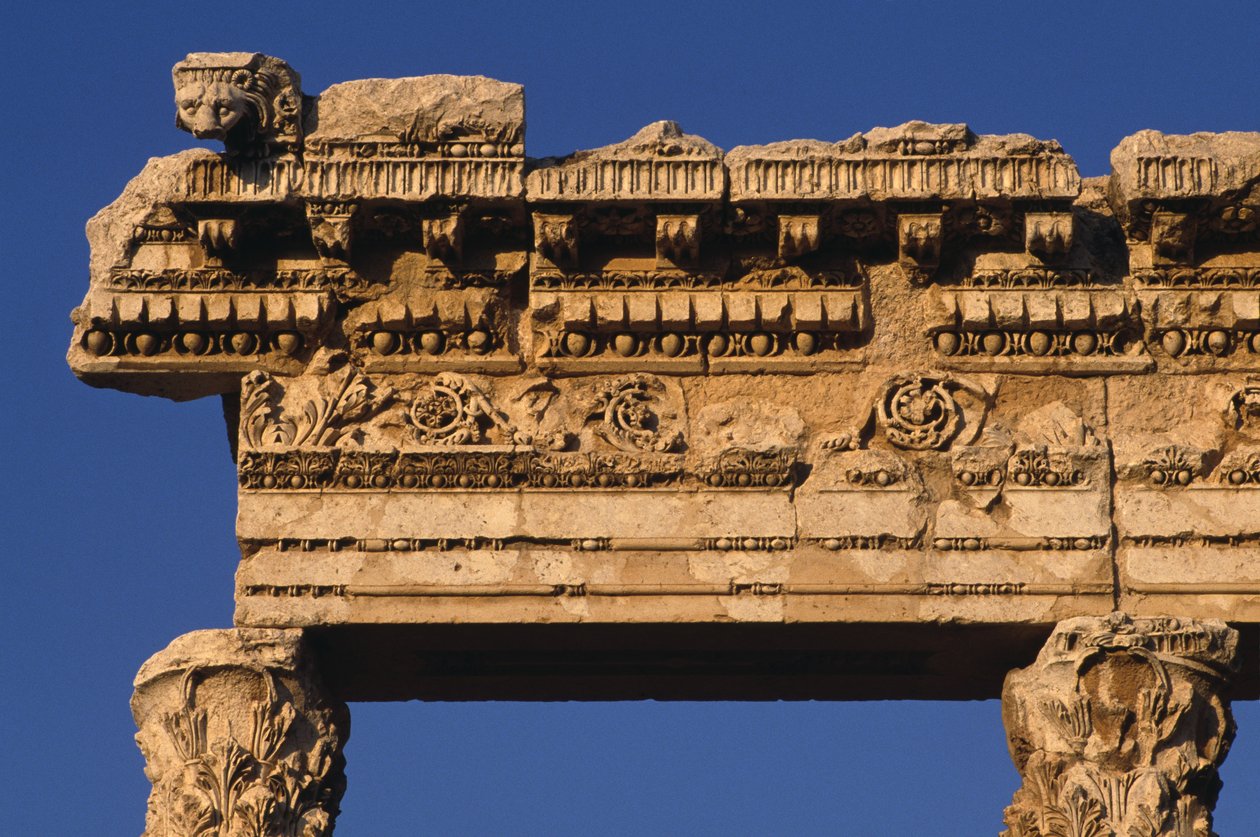 Entabulatur av en portik på gården, Jupiter Heliopolitanus helgedom, höga kejsarperioden (27 f.Kr.-395 e.Kr.) av Roman Imperial Period