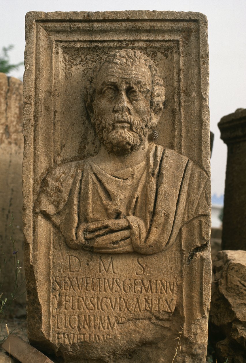 Stelae med ett huvud av Roman Imperial Period
