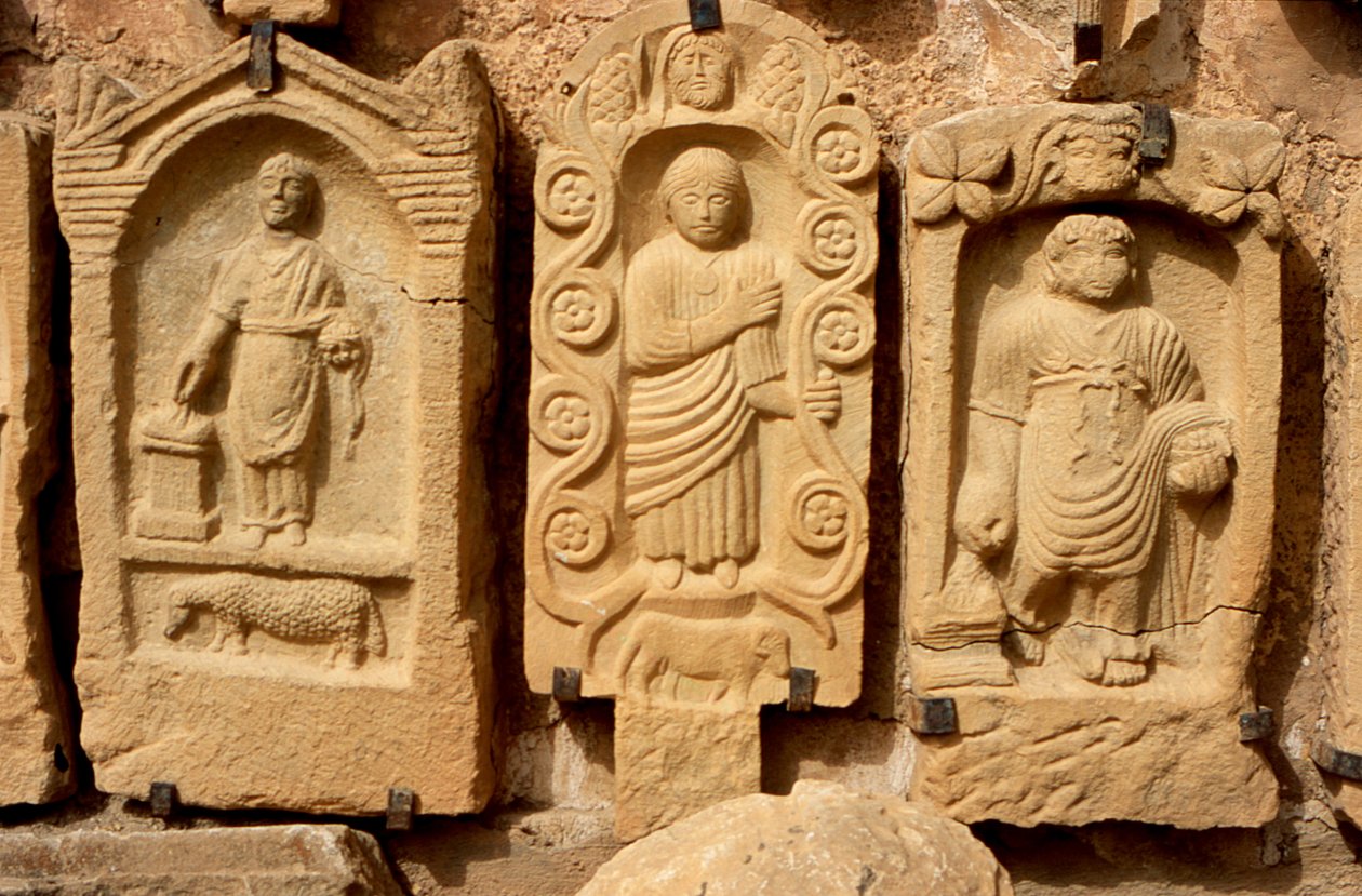Stelae med mänskliga figurer av Roman Imperial Period