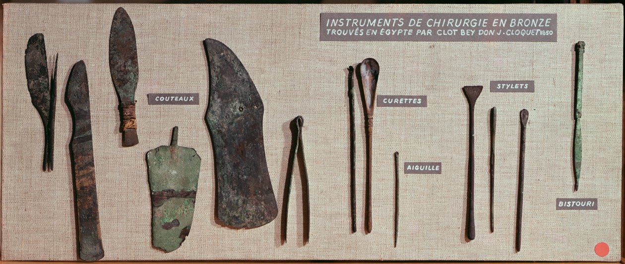 Kirurgiska instrument, hittade i Egypten av Antoine Barthelemy Clot Bey (1793-1868) (brons) av Roman Period Egyptian