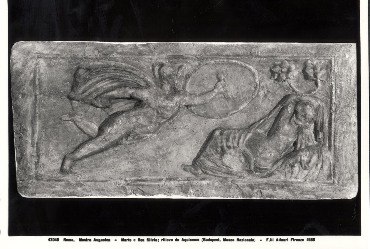 Mars visar sig för Rhea Silvia, från en relief som hittades vid Aquincum av Roman Roman