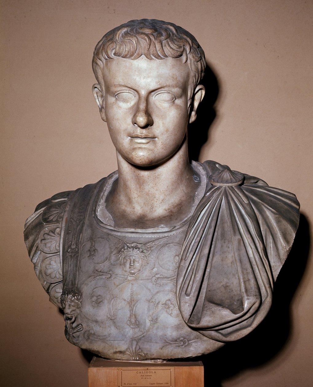 Byst av Caligula (marmorskulptur av Roman