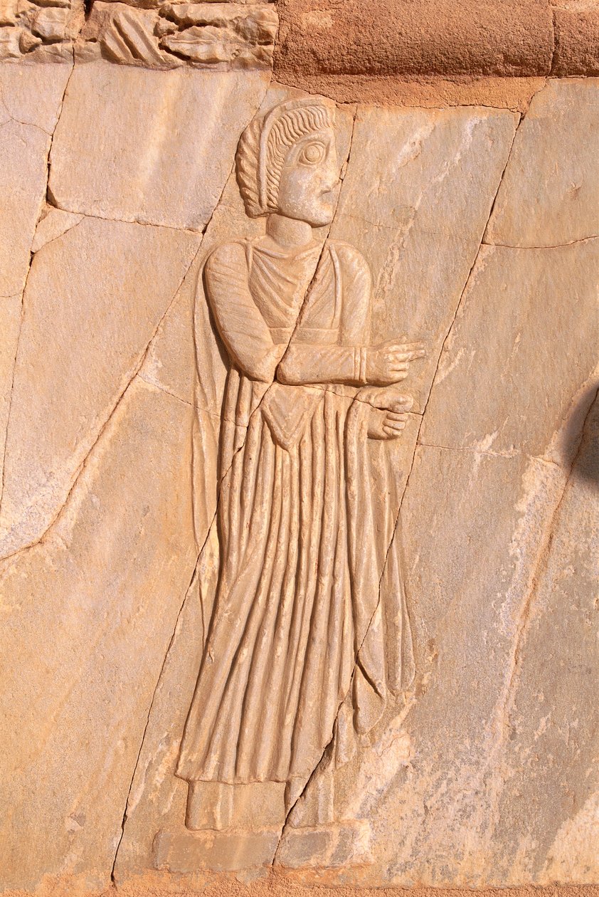 Närbild av den dekorativa scenreliefen av teatern i Sabratha, Libyen, Tripolitanien. av Roman