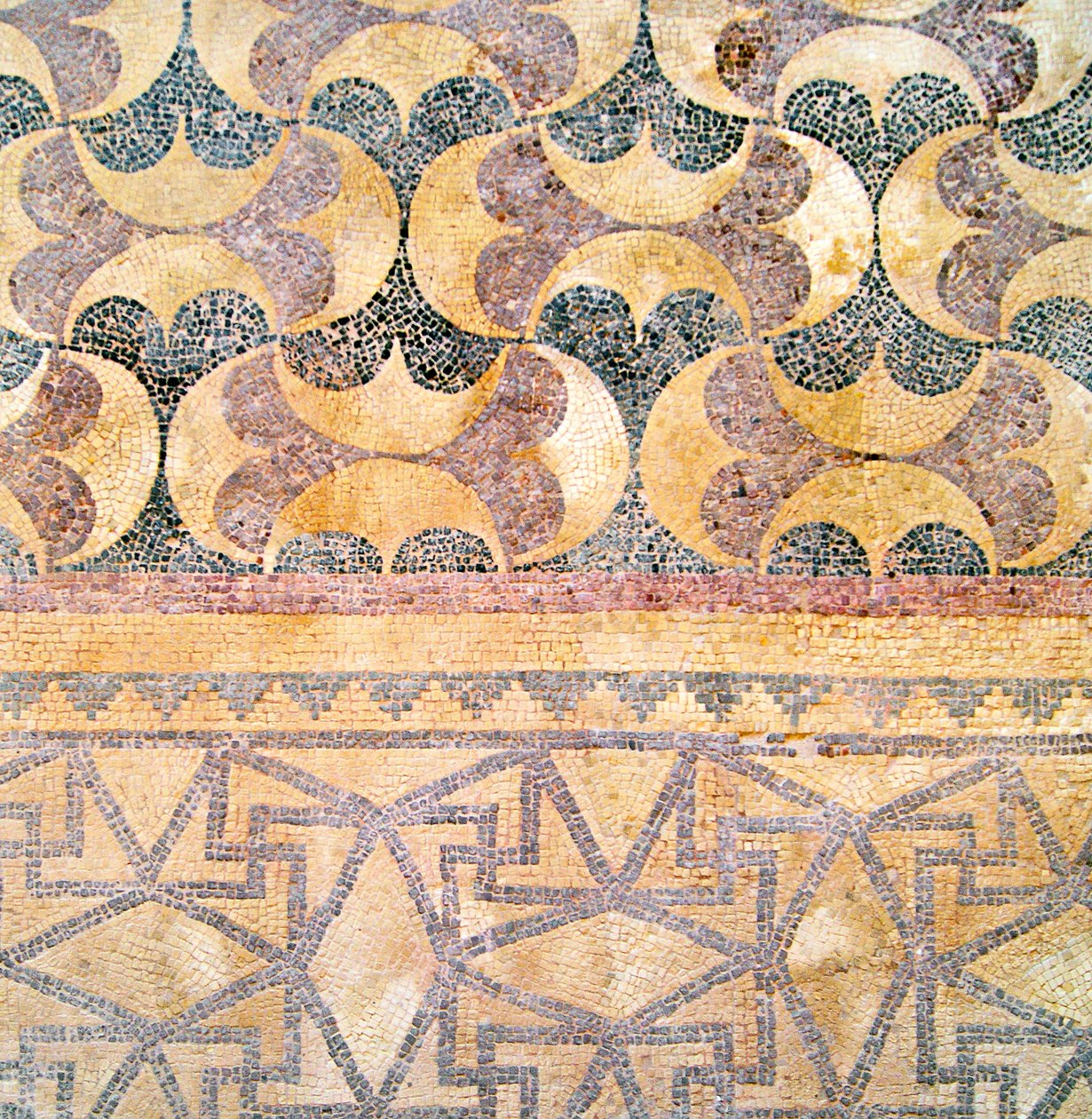 Detalj av geometriska kakelplattor, Theseus hus, Paphos, Cypern mosaik av Roman