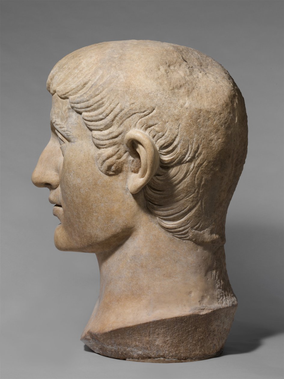 Marmorporträtt av kejsar Konstantin I:s huvud, ca 325–370 e.Kr. (marmor) av Roman