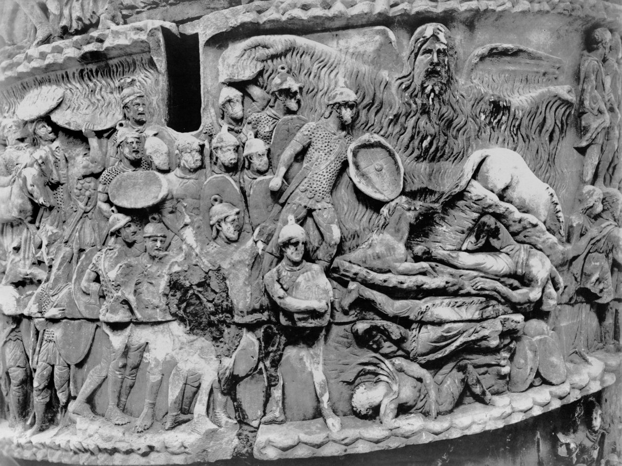 Miraculous Rain, detalj från spalten av Marcus Aurelius, AD 180-196 (marmor) (s/v foto) av Roman