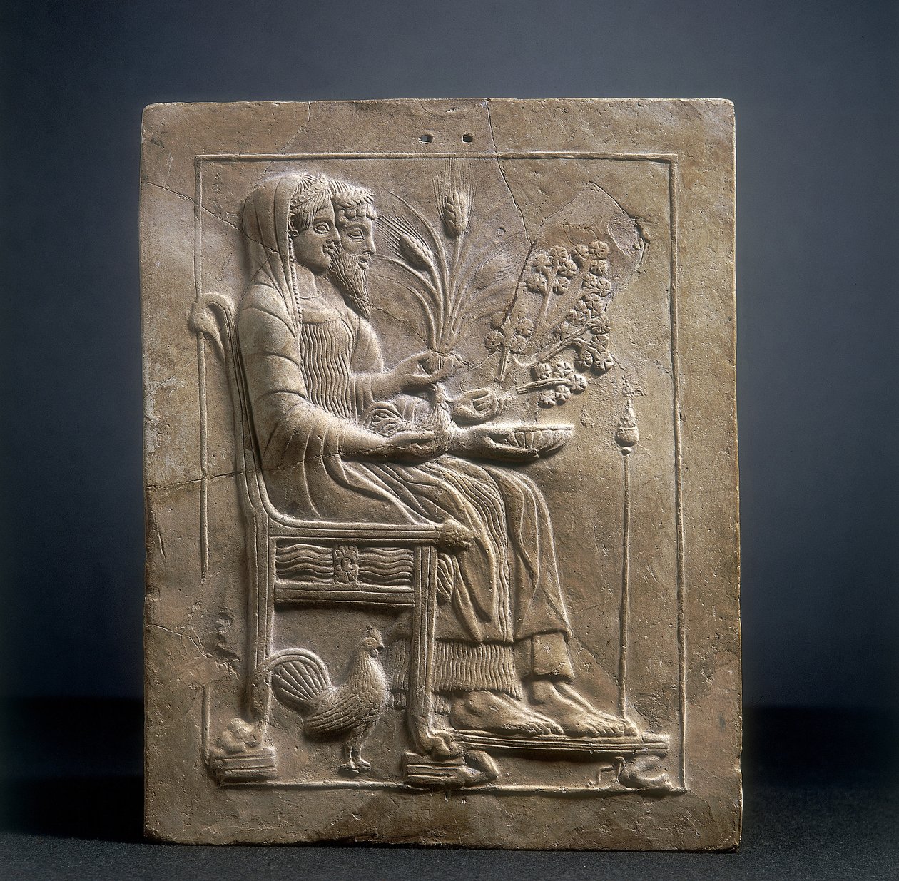 Pinax of Persephone and Pluto in Hades (terrakotta) av Roman