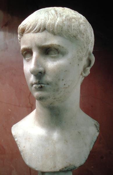 Porträtt, möjligen av Gaius Caesar (20 f.Kr.-04 e.Kr.) (nära kornig marmor) av Roman