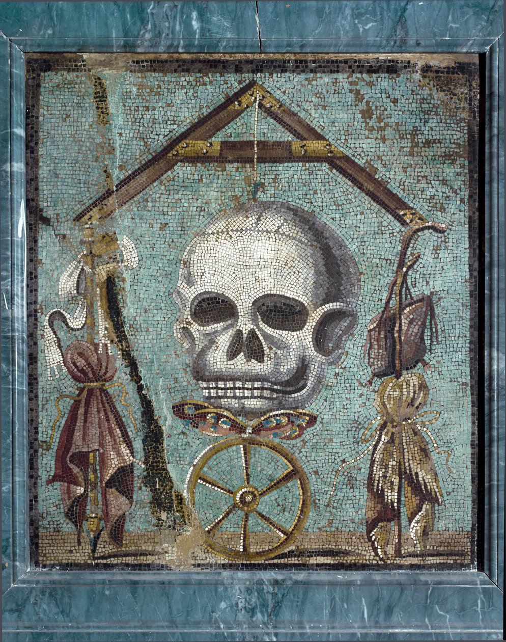 Romersk konst: Memento Mori, symboler för liv och död. Mosaik från Pompeji. 2:a stilen. Dämpa. 47x41 cm Nationella arkeologiska museet, Neapel av Roman